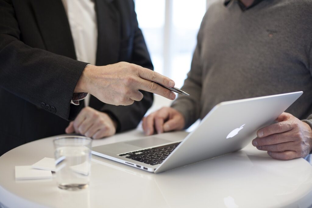 Estratégias de logística para e-commerce: como melhorar a eficiência e a satisfação do cliente Estratégias de logística para e-commerce: como melhorar a eficiência e a satisfação do cliente